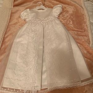 Girls Christening/Baptism Gown & Bonnet